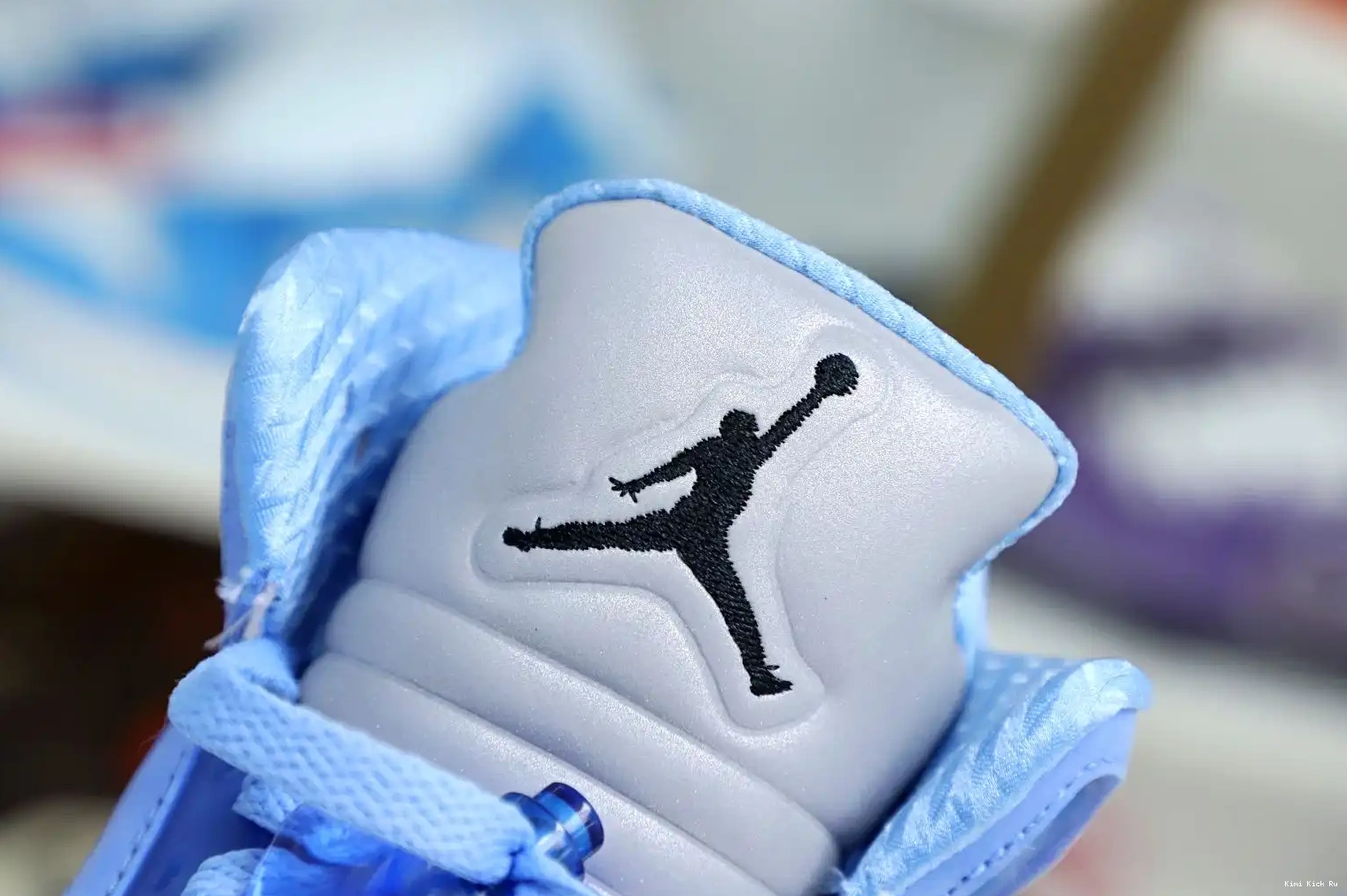 5 UNIVERSITY JORDAN SE Kimikick DV1310 401 BLEU RETRO AIR BLACK-WHITE BLUE 0409
